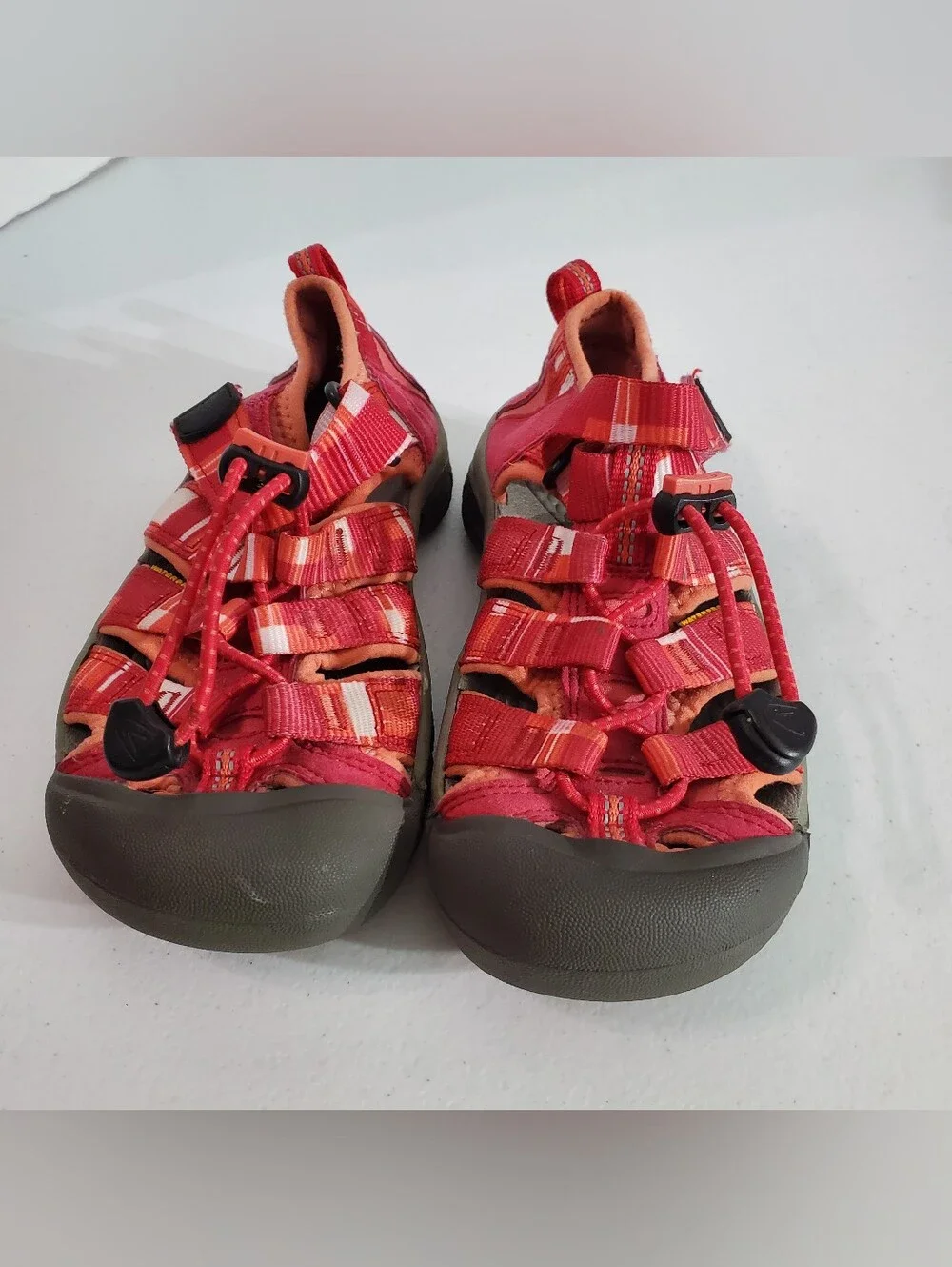 KEEN Kids US1 EU 33 Red Multi Sandal - Comfortable Closed-Toe Water Shoe